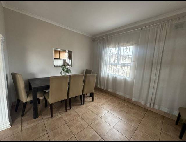 3 BEDROOM HOUSE FOR SALE IN NEWLANDS WEST